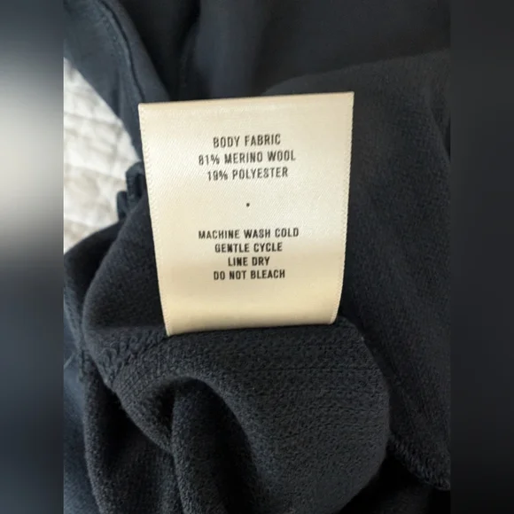 Tracksmith Merino Emil Shawl - Picture 4 of 11